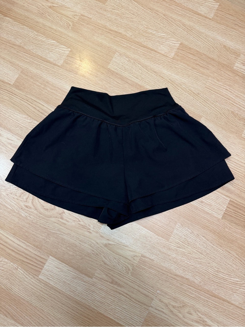 Yogalicious Lightstreme Flirty 2-in-1 Athletic Shorts Women’s Large Black - Picture 3 of 7